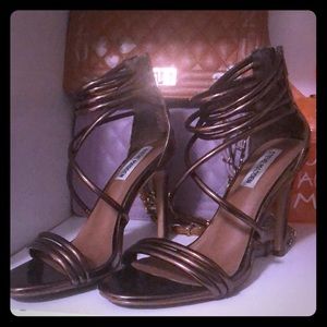 METALLIC BROWN HEELS